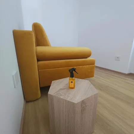 Zehn House 3 In The Center