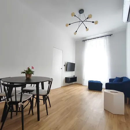 Zehn House 3 In The Center * Bratislava