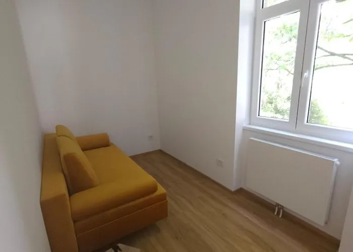 Zehn House 3 In The Center *