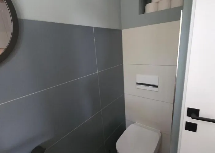 Zehn House 3 In The Center Daire *