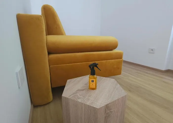 Zehn House 3 In The Center