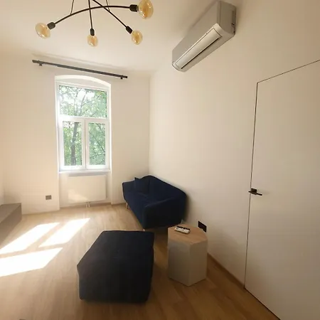 Zehn House 3 In The Center Bratislava