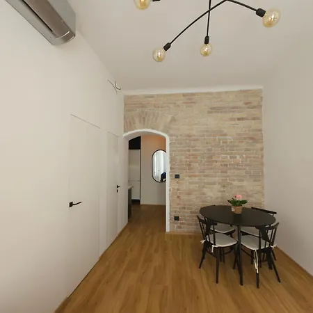 Apartment Zehn House 3 In The Center Bratislava