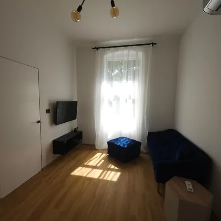 Zehn House 3 In The Center Apartment Bratislava